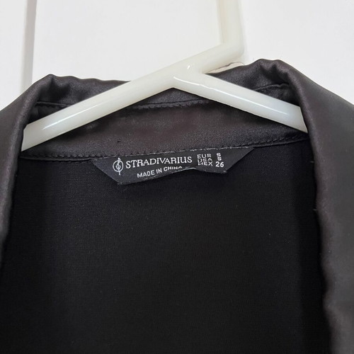 Stradivarius black satin crop shirt like new