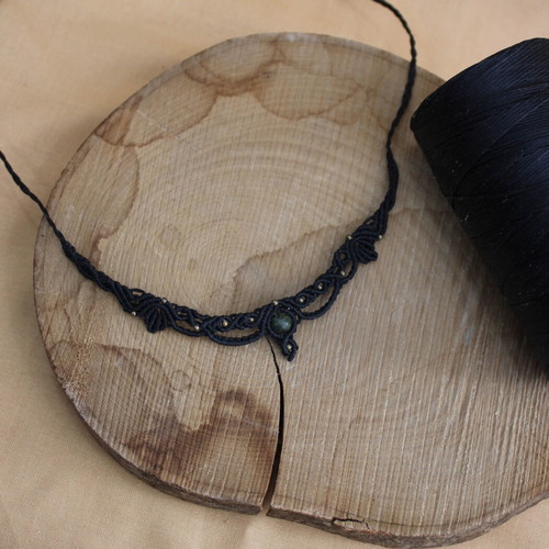 Macrame necklace with black leaf, nephrite gemstone and bronze beads new