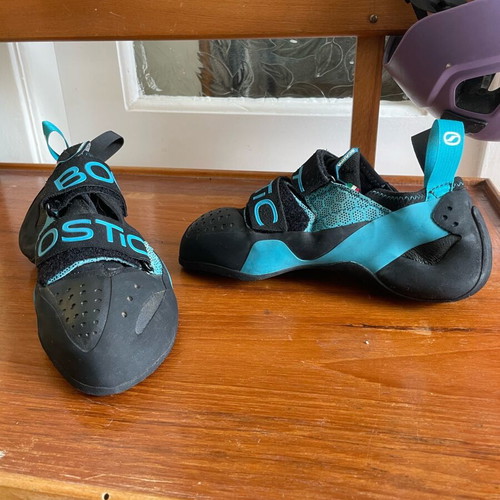 Scarpa Boostic climbing shoes like new, size 40
