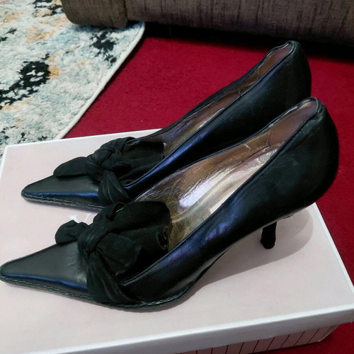 Chicomefrego Milano leather pumps used, black with bow, size 39