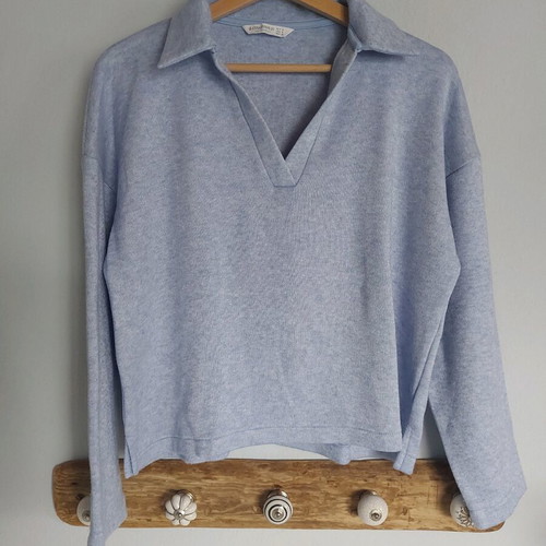 Stradivarius women's polo like new, blue, size S