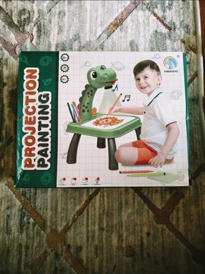 Projection painting table like new, battery operated