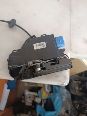 Electromagnetic front right for VW Golf 5 '05-'08 used