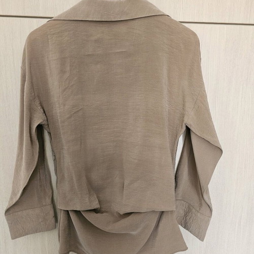 Zara blouse like new brown mocha with gold buttons, size small