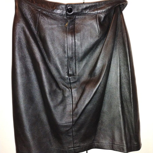 Leather skirt mini size 36 like new, black lambskin