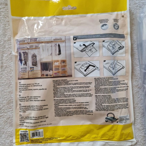 Storage bags set of 4, new, vacuum use