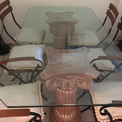 Dining set with six chairs like new, glass top and black frame