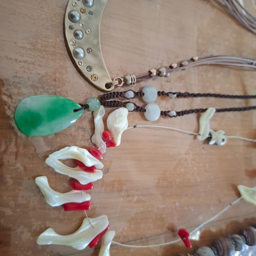 Necklaces pack of 6 like new