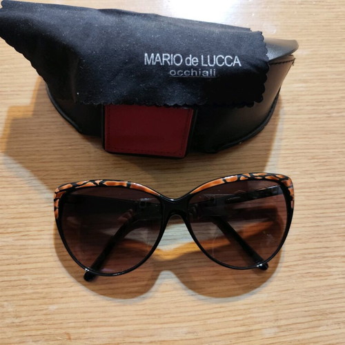Vintage women's sunglasses brown like new