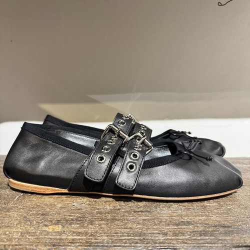 Miu Miu ballet flats like new, buttery soft lambskin, size 39, black
