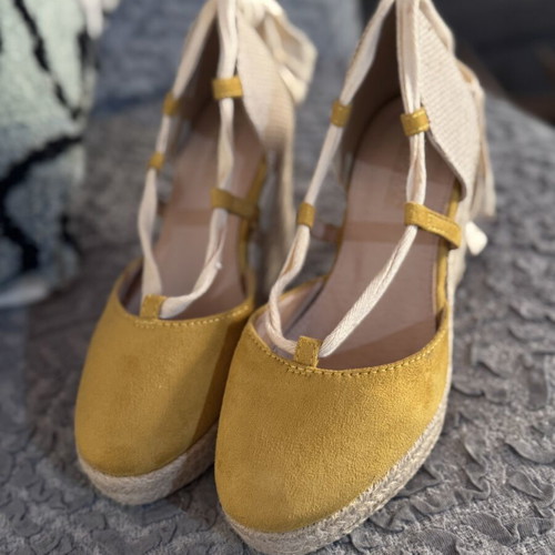 Mustard Espadrilles Platforms Martin Pescatore like new, size 36