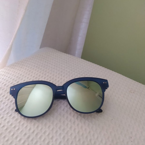 Sunglasses with mirror lenses and blue plastic frame like new