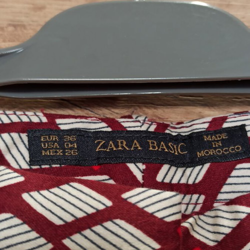 Zara pants with geometric pattern new, burgundy and white
