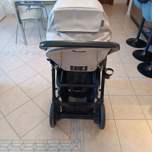 Inglesina Aptica Baby Stroller like new, Silk Grey Black Chassis