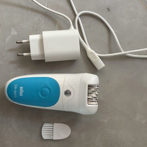 Braun Silk-épil 5 epilator with charger and accessories