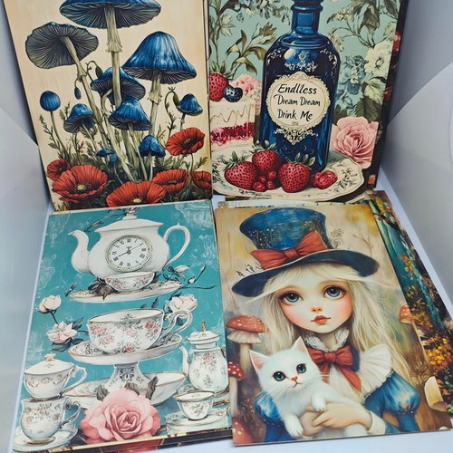 Alice in Wonderland set of 32 collectible postcards like new