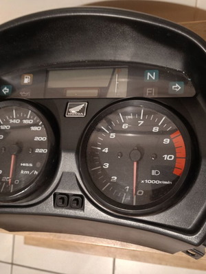 Όργανα κοντέρ Varadero 1000 MKII χωρίς ABS σαν καινούργια