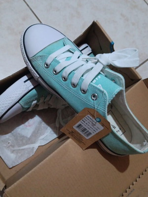 Turquoise sneakers size 37, athletic style