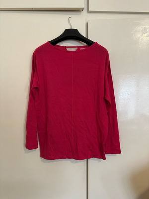 Fuchsia top like new, size S/M, soft fabric