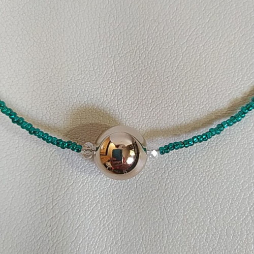 Handmade necklace green and silver new