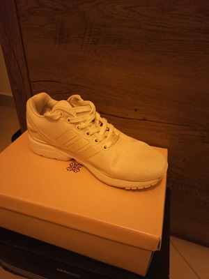 Adidas Torsion αθλητικά σαν καινούργια, λευκά, μέγεθος 39