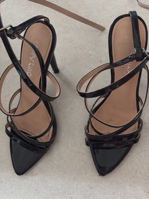 Celestino black patent leather high-heeled sandals size 36 used