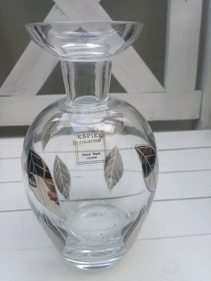 Glass vase with leaf design new