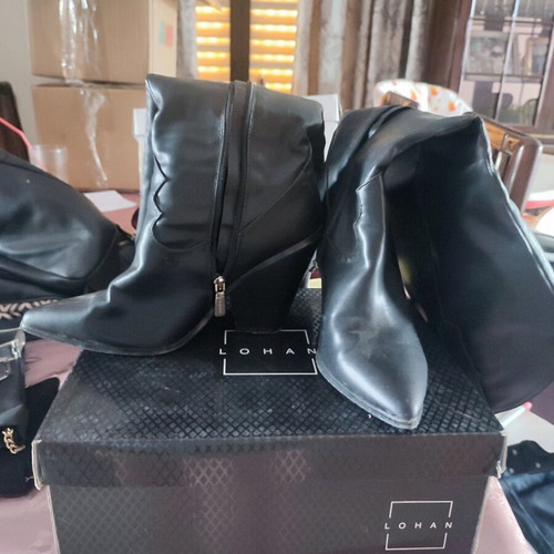 Cowboy boot black, like new, size 39