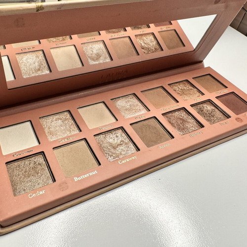 Laura Geller Beige and Brown Eyeshadow Palette used