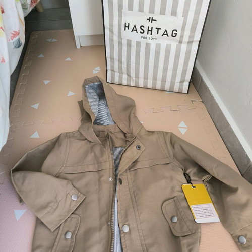 Hashtag windbreaker jacket 3 years new, beige