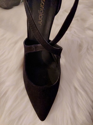 Sarigiannis pumps used, black suede, crisscross design, size 38