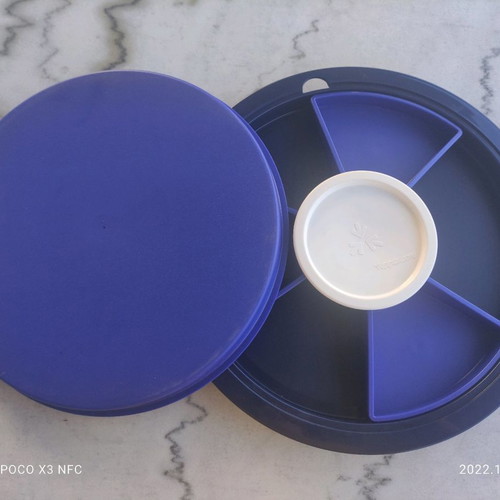 Tupperware platter new with central container for serving