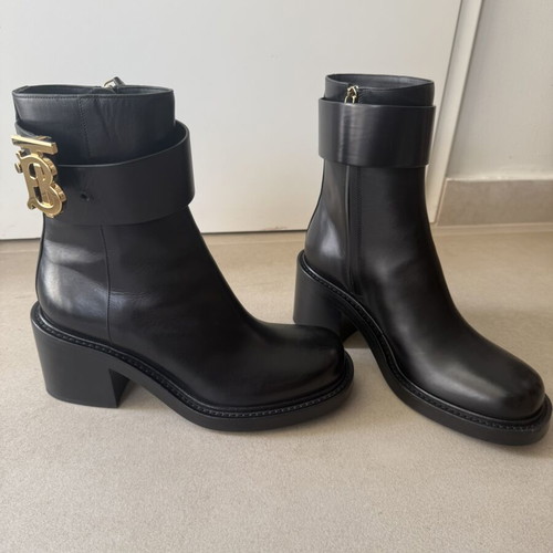 Burberry women's black leather ankle boots new