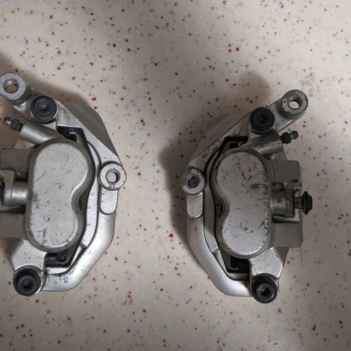Yamaha δαγκάνες και τακάκια μεταχειρισμένα για Drag Star 650, Royal Star 1300, Wild Star 1600/1700