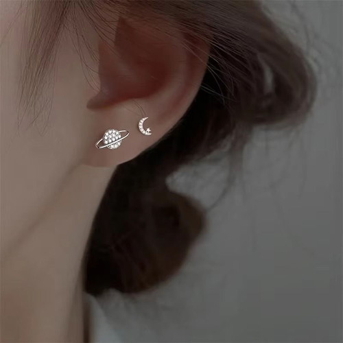 women's earrings made of stainless steel and zirconia