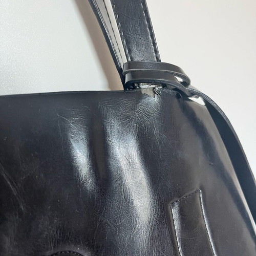 Black leather shoulder bag Michael Kors used with inner leather pouch