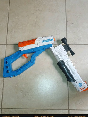 Nerf-like pistol like new, foldable without target