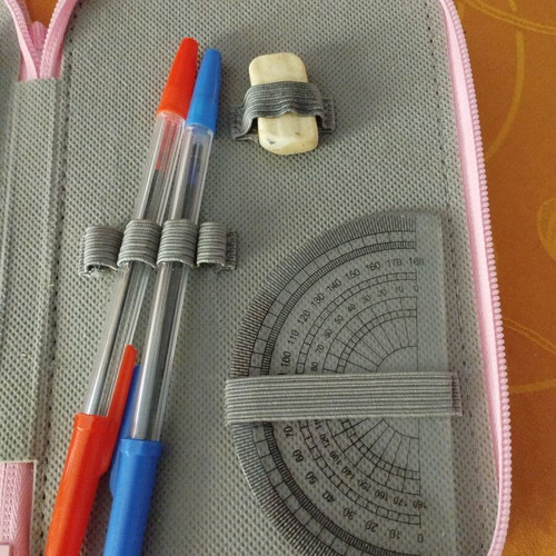 Elsa and Anna pencil case like new, Frozen