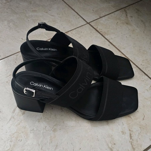 Calvin Klein black sandals with low heel like new, size 37