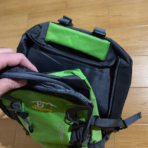 Backpack 40L like new, green