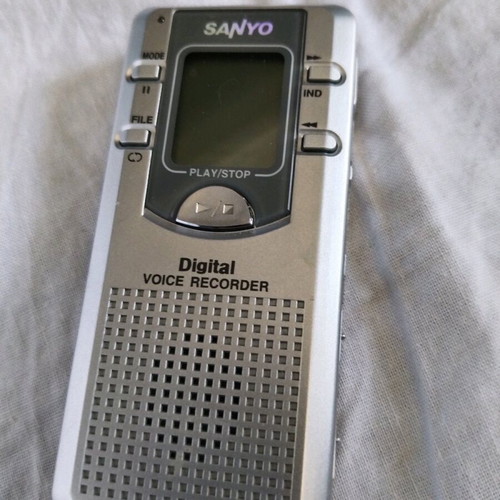 SANYO Journalistic Radio Voice Recorder like new