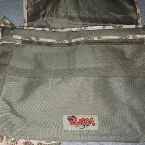 Pucca crossbody bag used, green shoulder with compartments