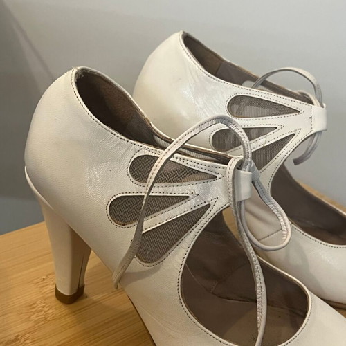 Angela Rapti handmade leather bridal shoes size 38 white like new