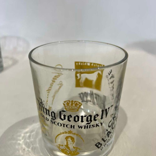 Set of 4 collectible King George IV Black & White and Queen Anne whisky glasses used