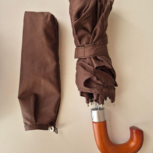 Automatic umbrella brown with wooden handle like new