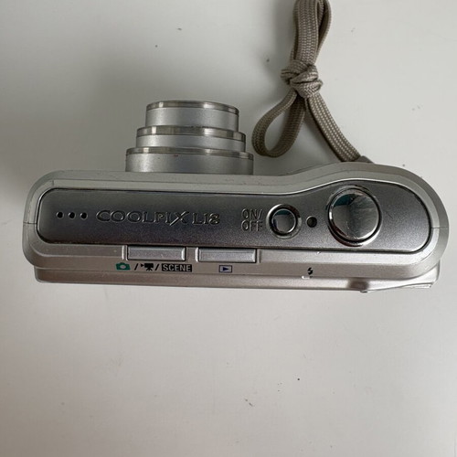 Nikon Coolpix L18 camera for parts or repair