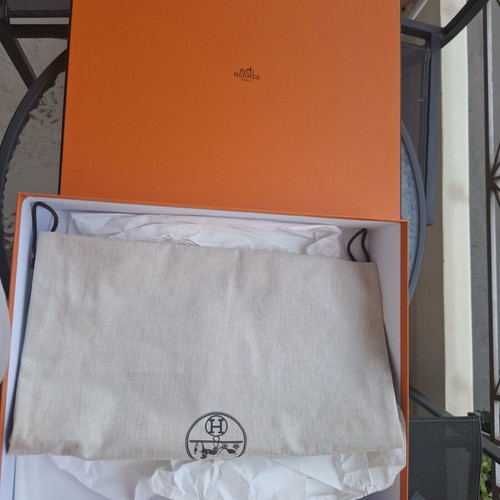 Hermes κουτί 46x38x10 με dustbag 49x44