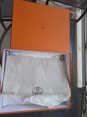 Hermes κουτί 46x38x10 με dustbag 49x44