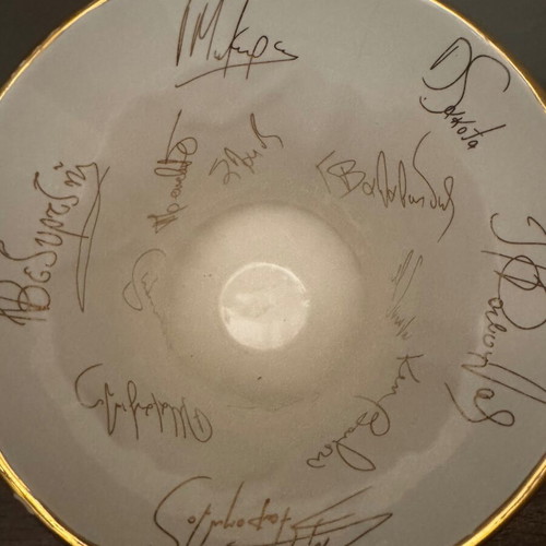 Cup Winners' Cup 1991 trophy with player signatures, like new