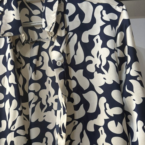Printed silk shirt with satin sheen, like new, size M, beige and blue